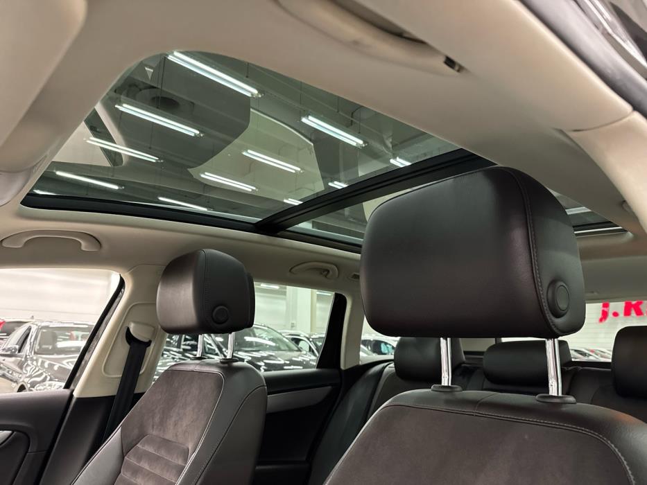 VOLKSWAGEN Passat 2012