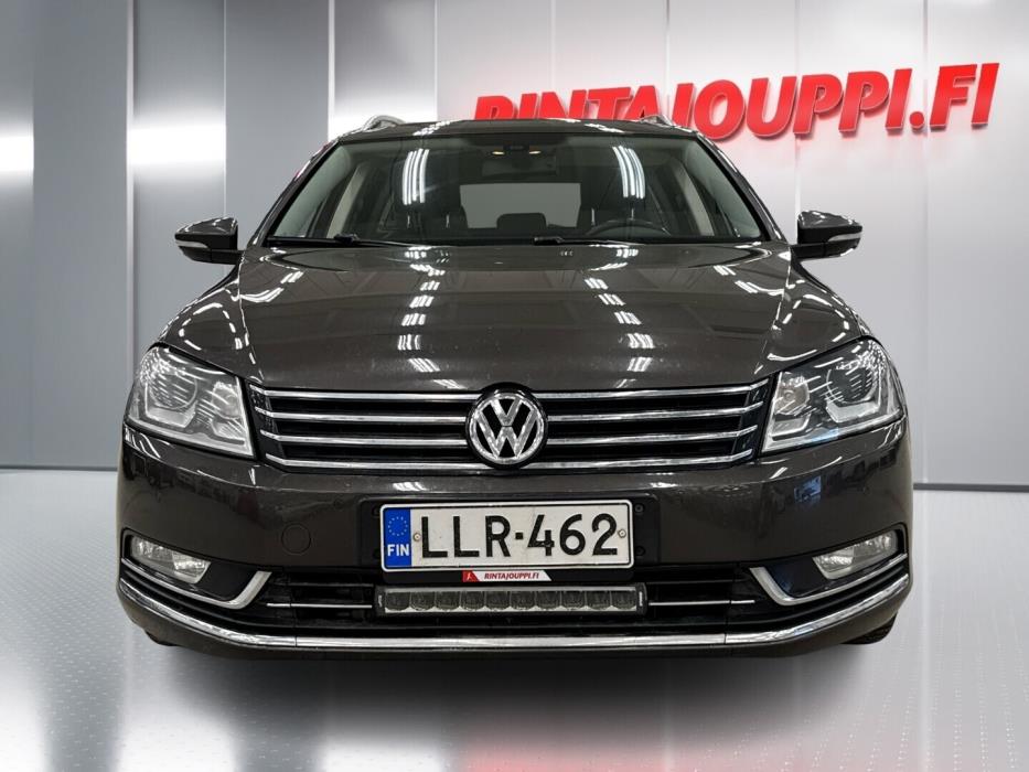 VOLKSWAGEN Passat 2012