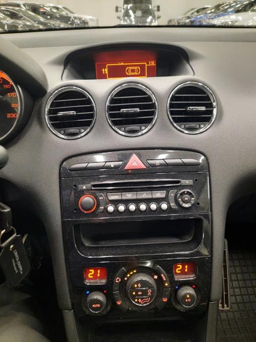 PEUGEOT 308 2013
