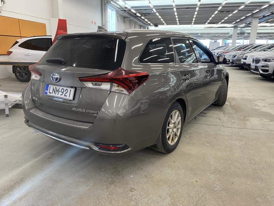 TOYOTA Auris 2016