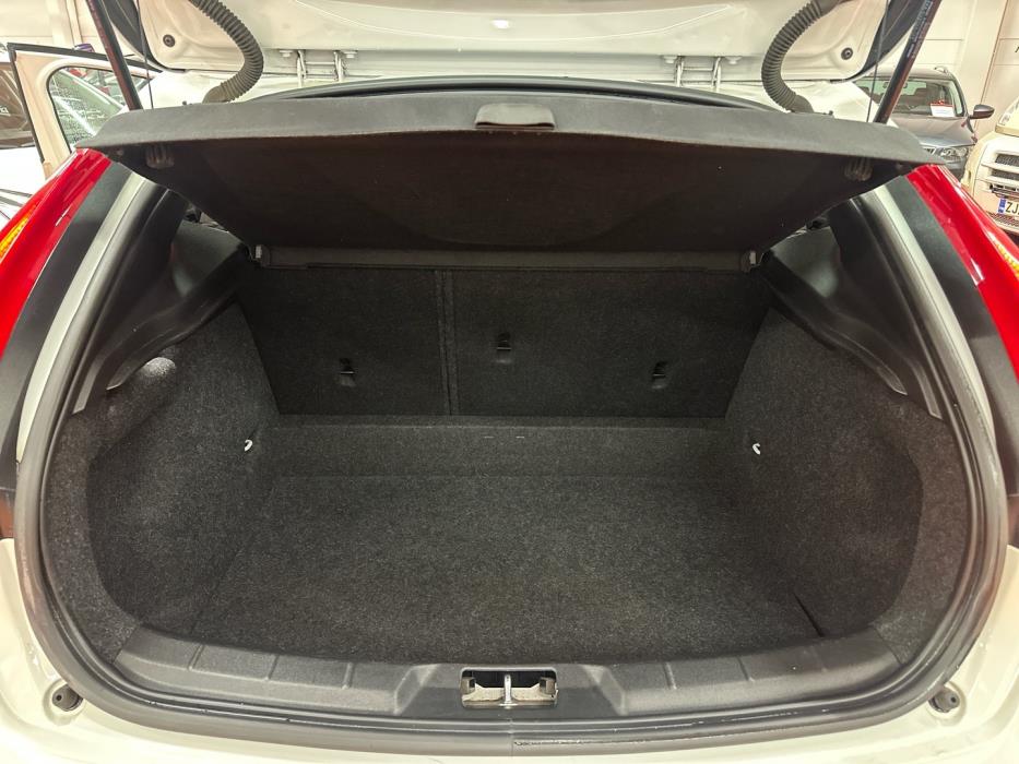 VOLVO V40 Cross Country 2017