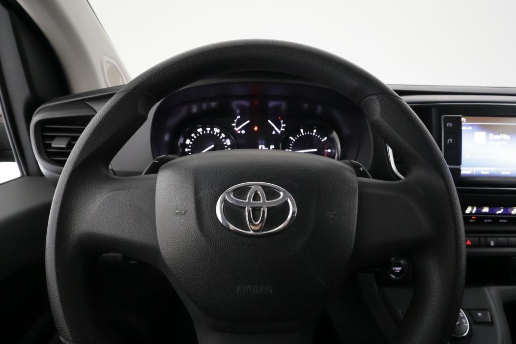 TOYOTA Proace 2017