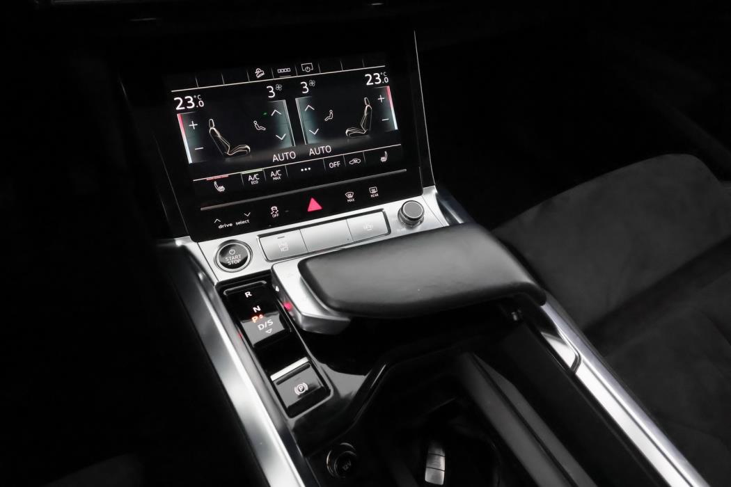 AUDI e-tron 2021
