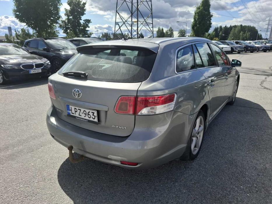 TOYOTA Avensis 2009