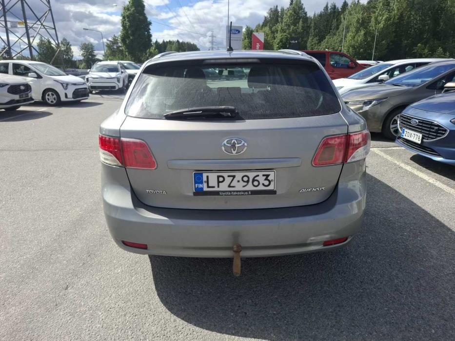 TOYOTA Avensis 2009