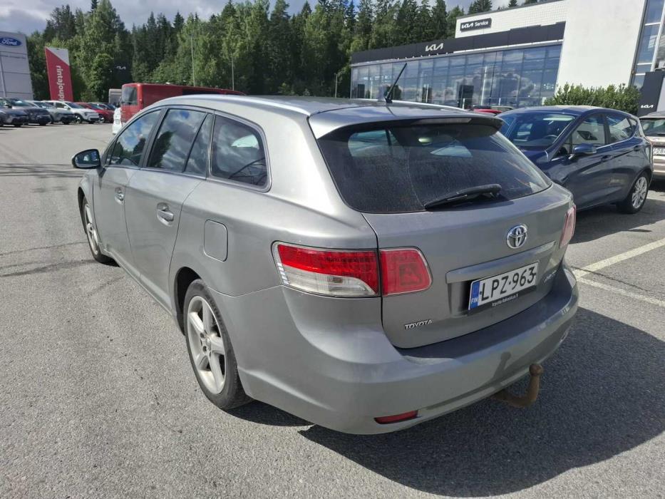 TOYOTA Avensis 2009