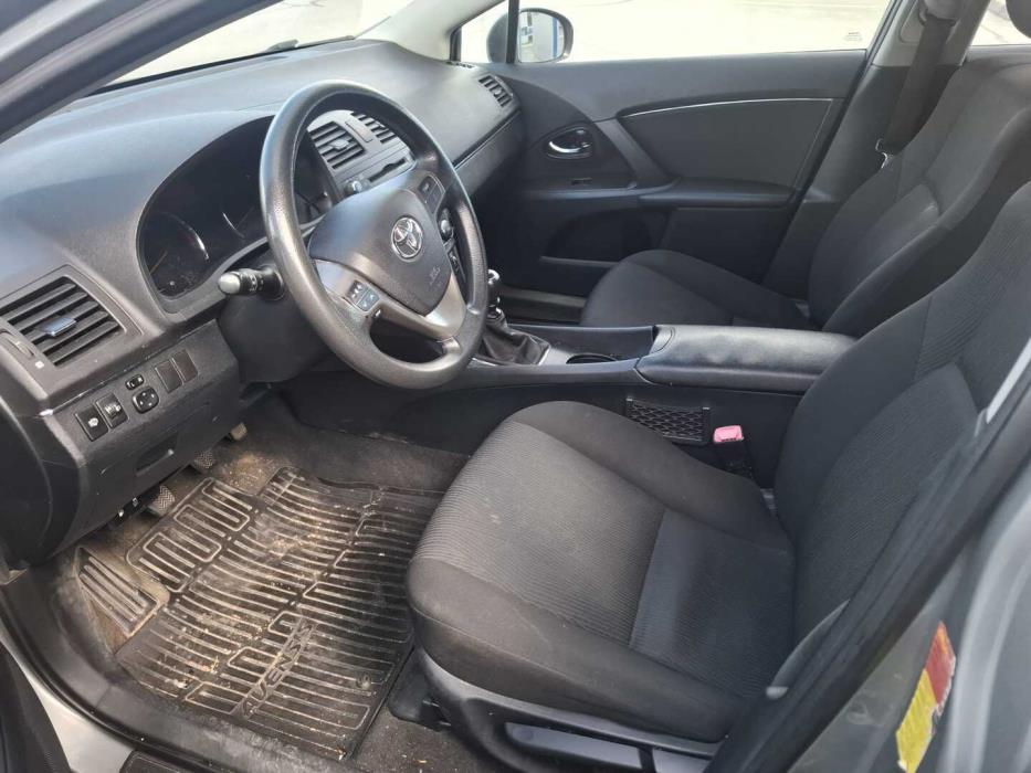 TOYOTA Avensis 2009