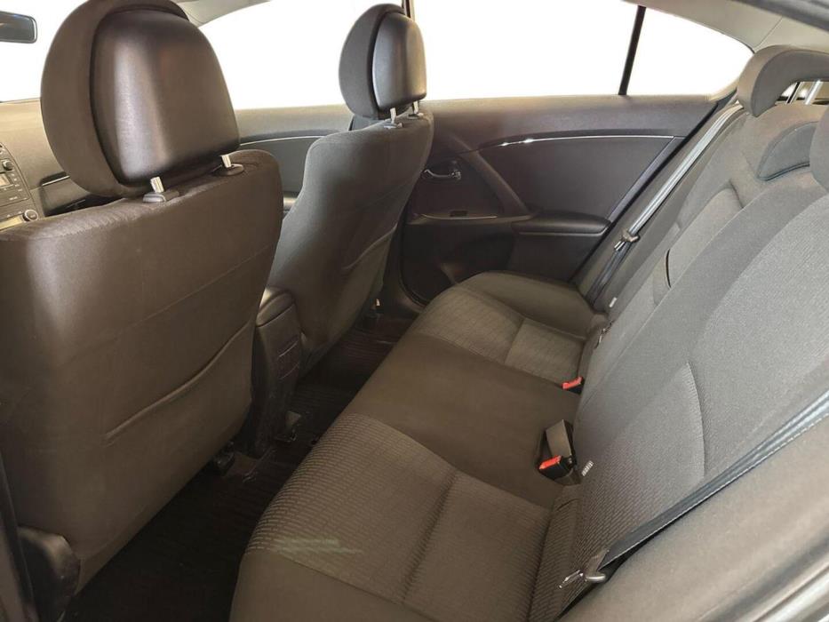 TOYOTA Avensis 2009