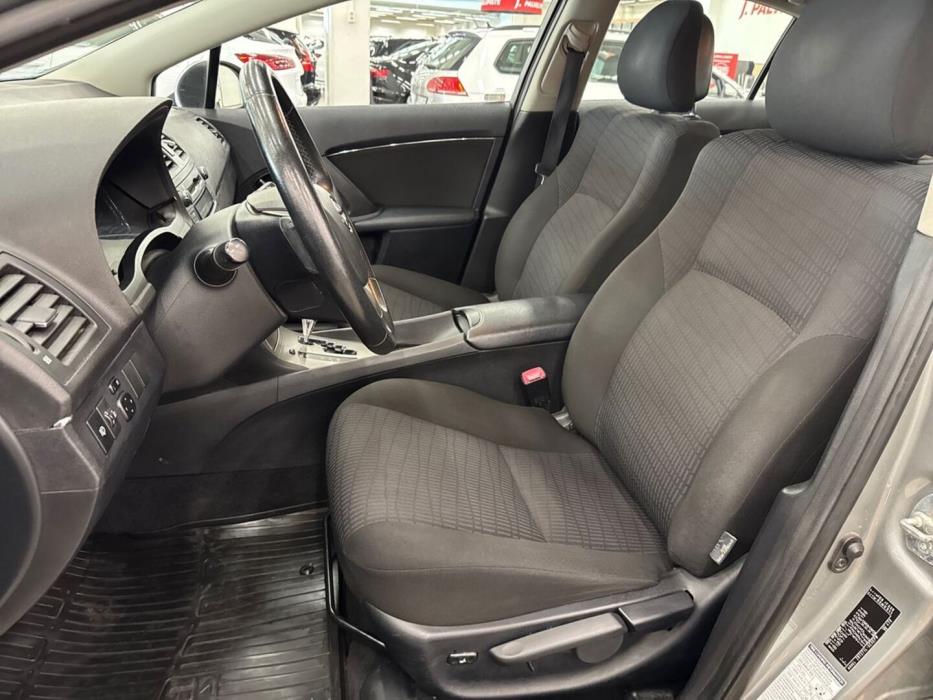 TOYOTA Avensis 2009