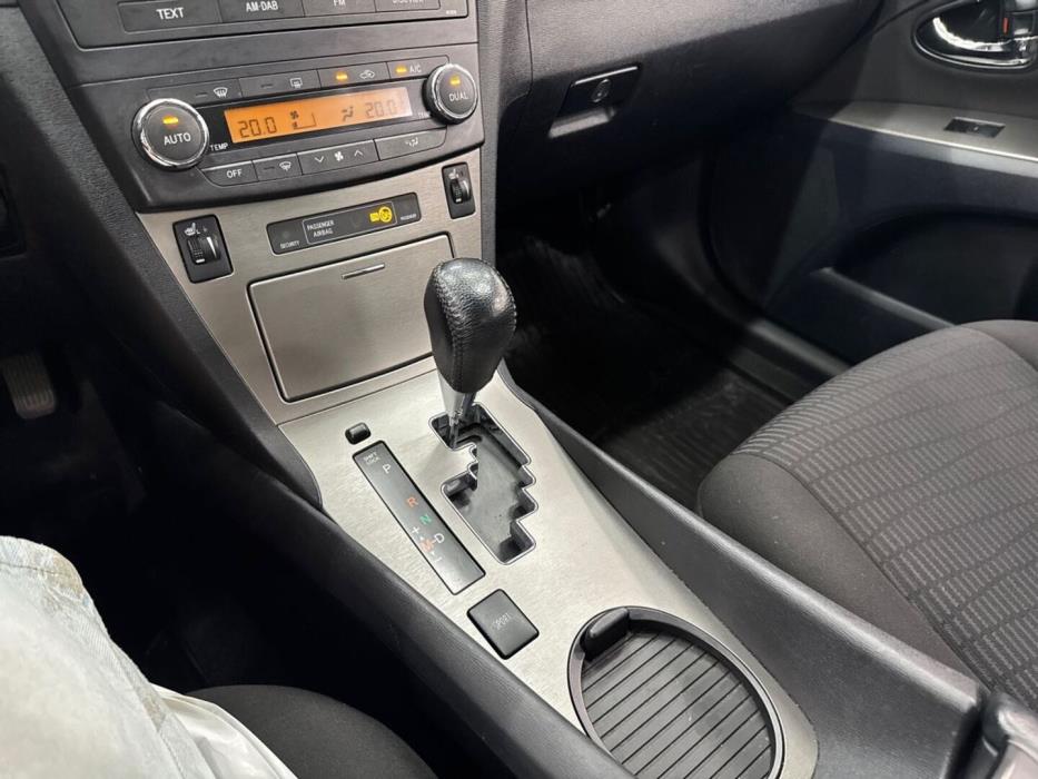 TOYOTA Avensis 2009