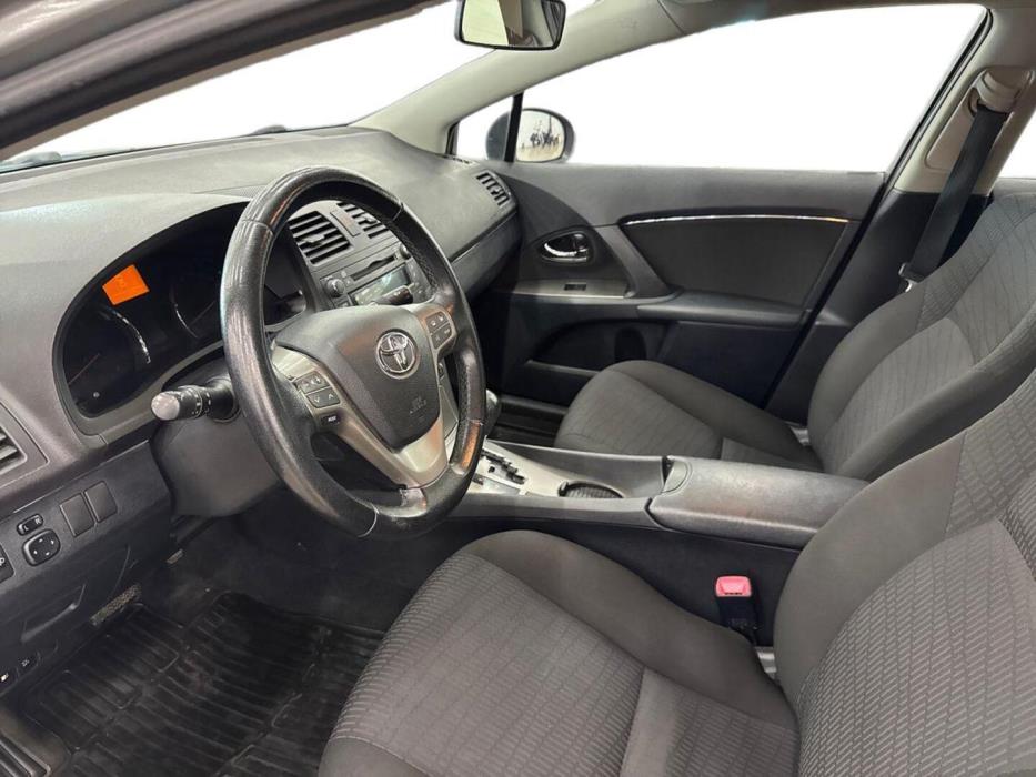TOYOTA Avensis 2009