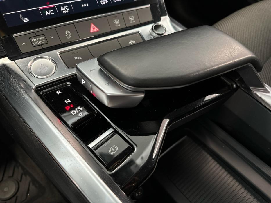 AUDI e-tron 2020