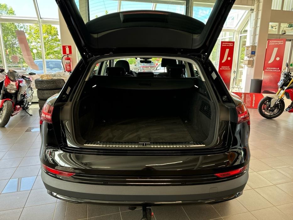 AUDI e-tron 2020