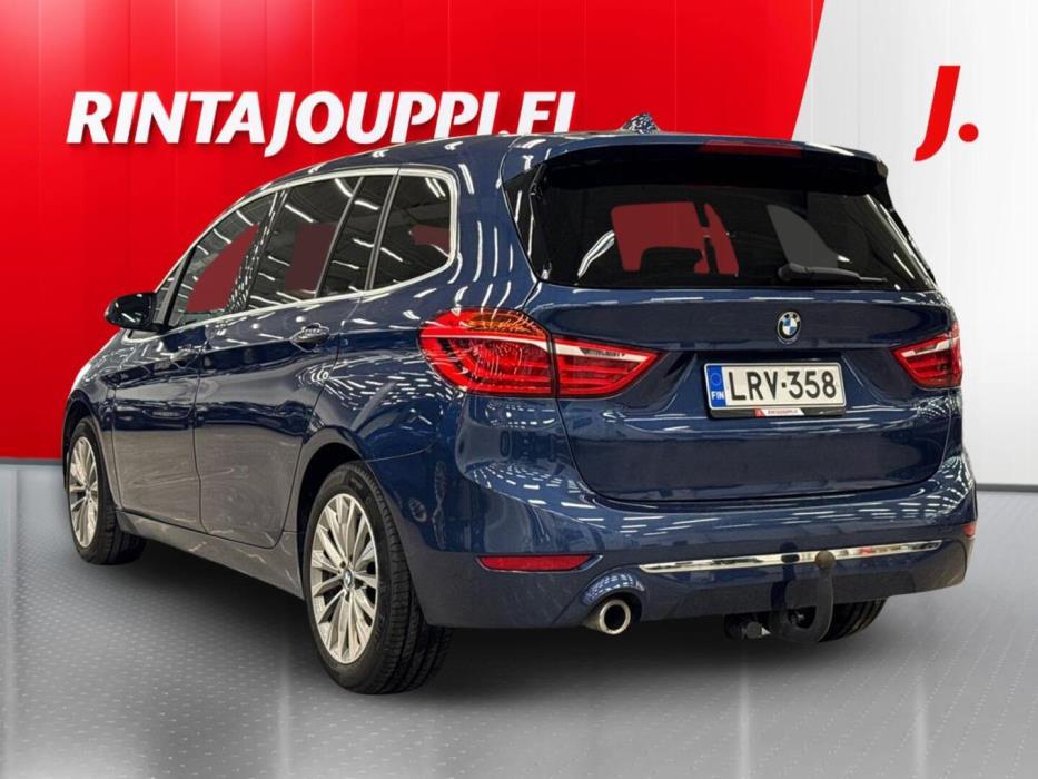 BMW 218 2022