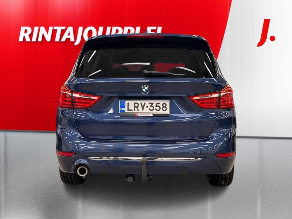 BMW 218 2022