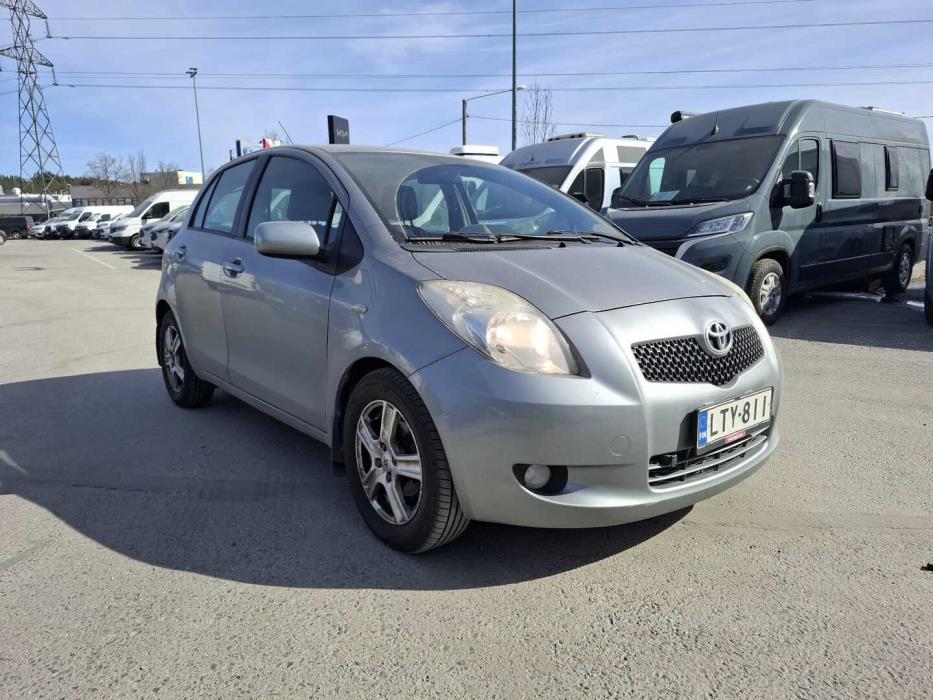 TOYOTA Yaris 2008