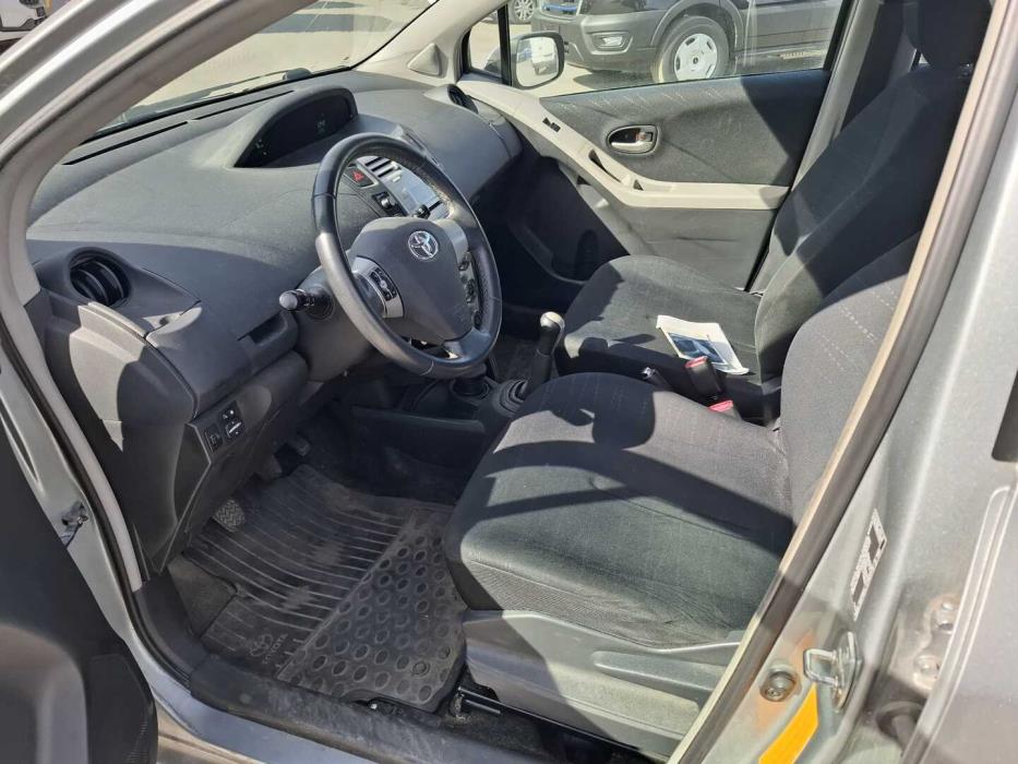 TOYOTA Yaris 2008