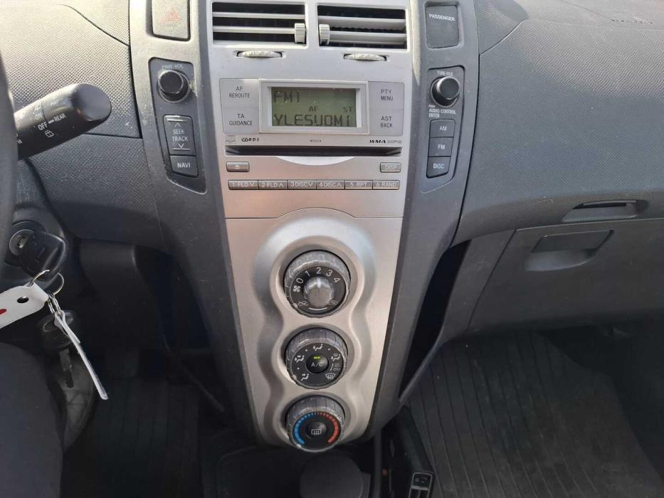 TOYOTA Yaris 2008