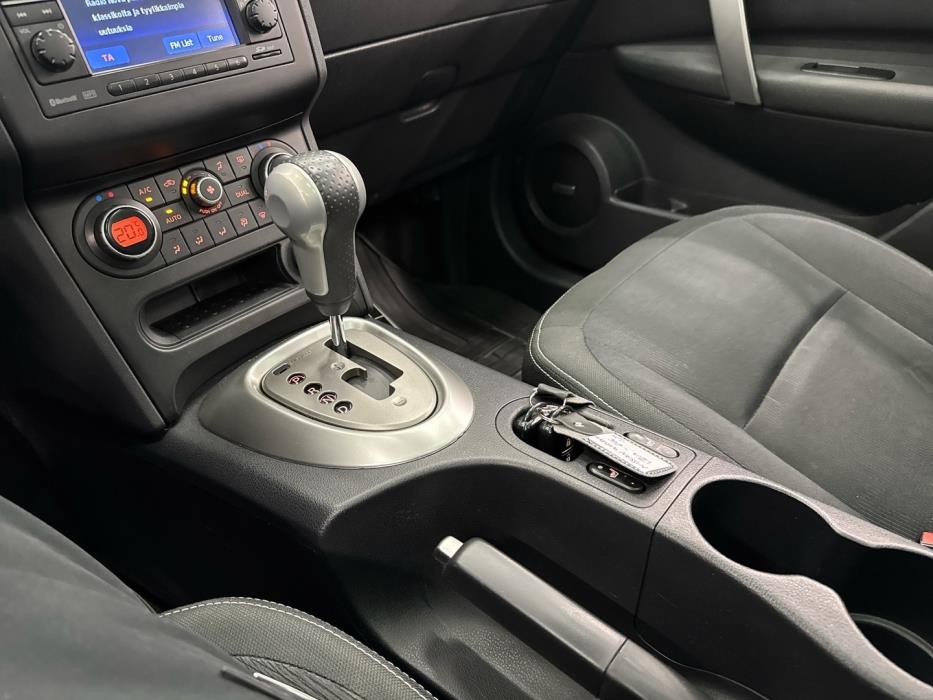 NISSAN Qashqai 2010