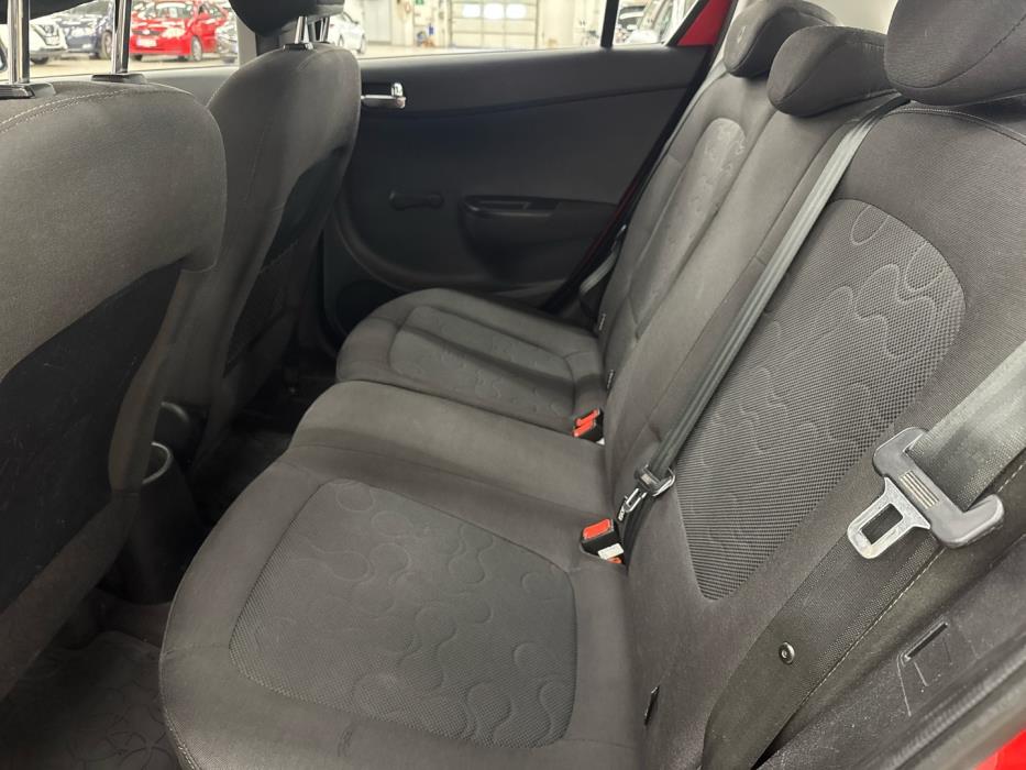 HYUNDAI i20 2012