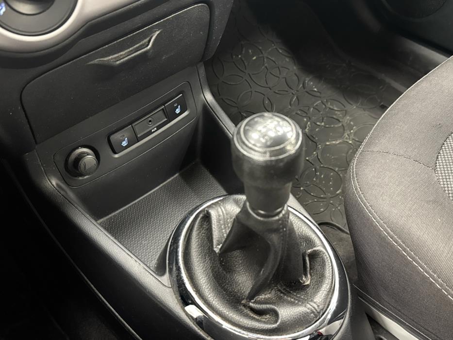 HYUNDAI i20 2012