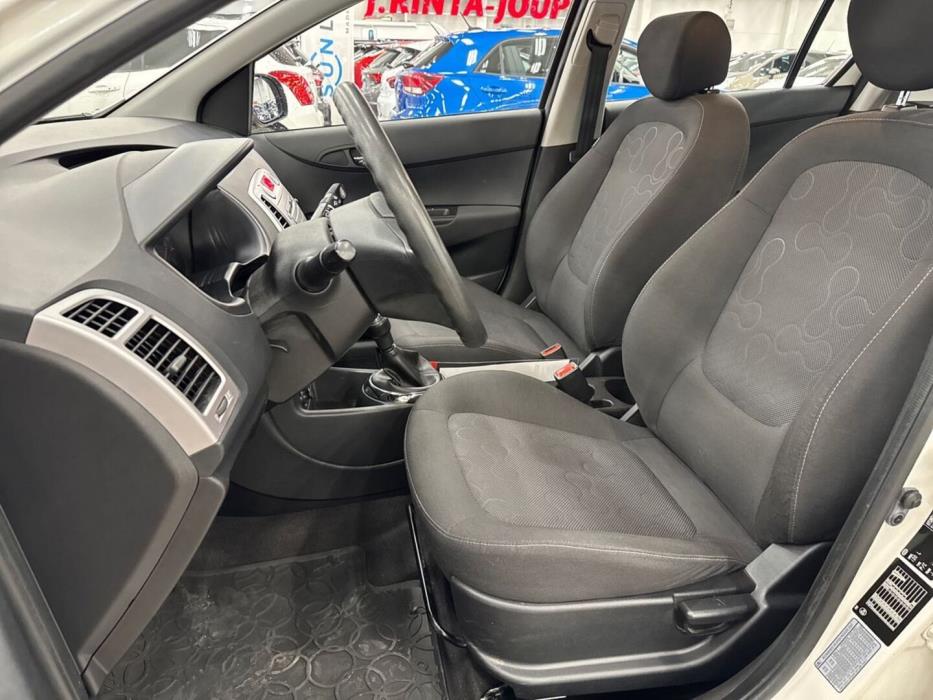 HYUNDAI i20 2012