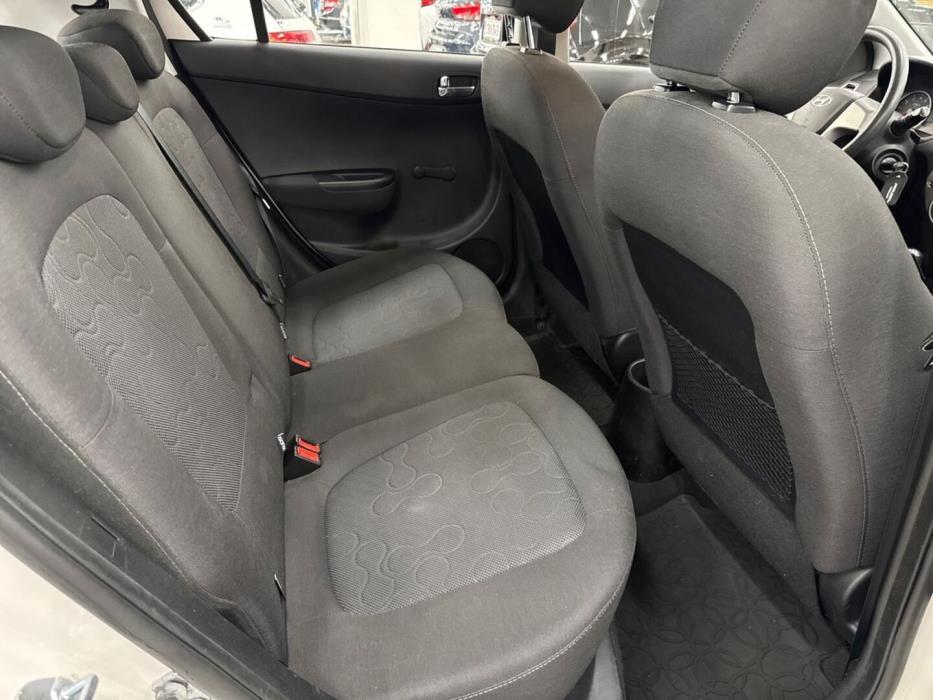 HYUNDAI i20 2012