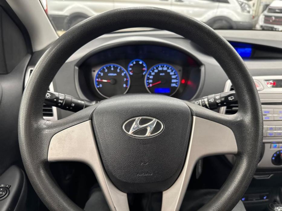 HYUNDAI i20 2012