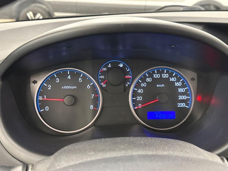 HYUNDAI i20 2012