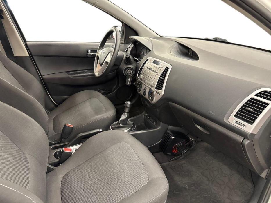 HYUNDAI i20 2012