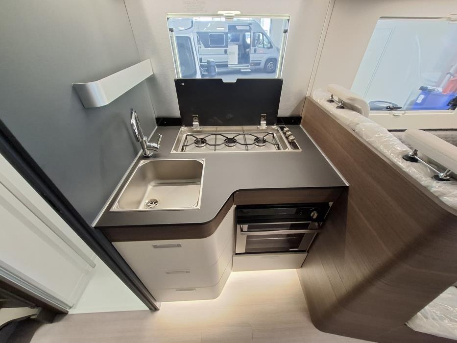 ADRIA MATRIX SUPREME 670 SL 2026