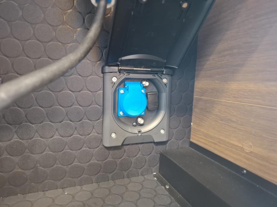 ADRIA MATRIX SUPREME 670 SL 2026