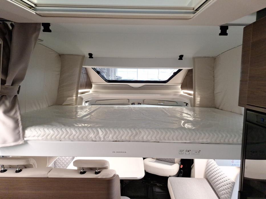 ADRIA MATRIX SUPREME 670 SC 2026