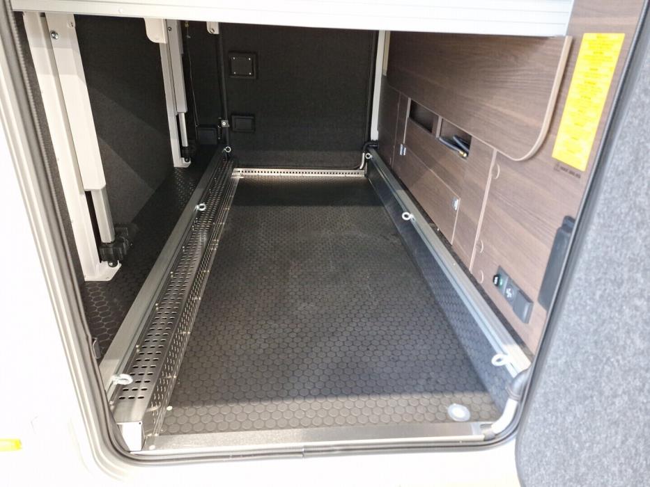 ADRIA MATRIX SUPREME 670 SC 2026