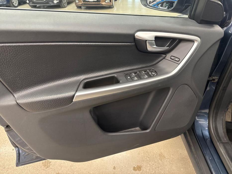 VOLVO XC60 2010