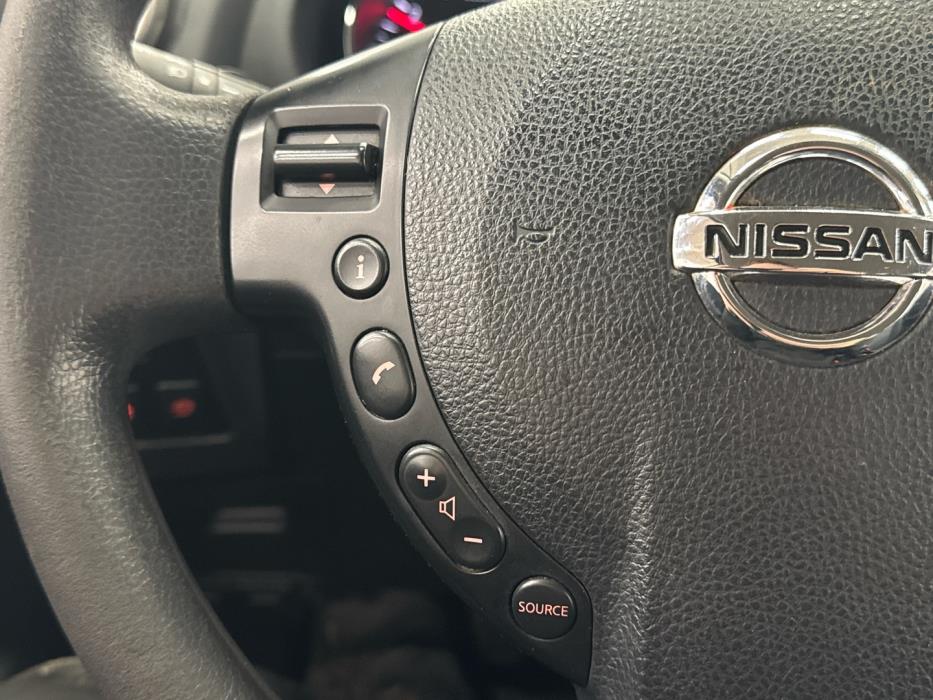 NISSAN Qashqai 2012