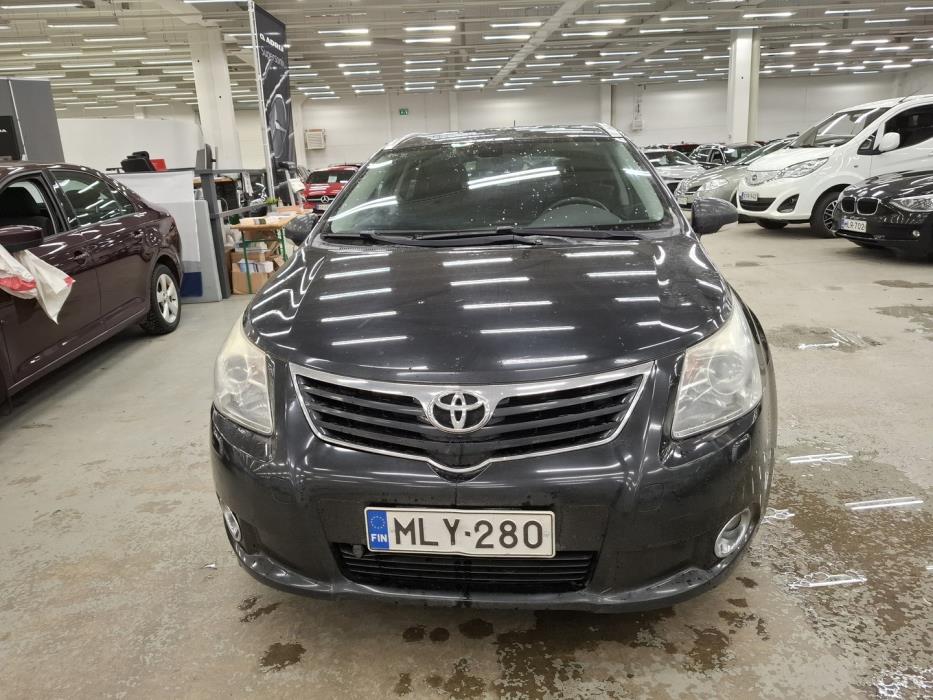 TOYOTA Avensis 2010