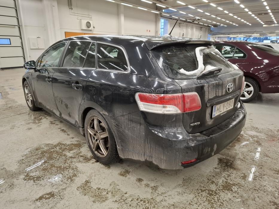 TOYOTA Avensis 2010