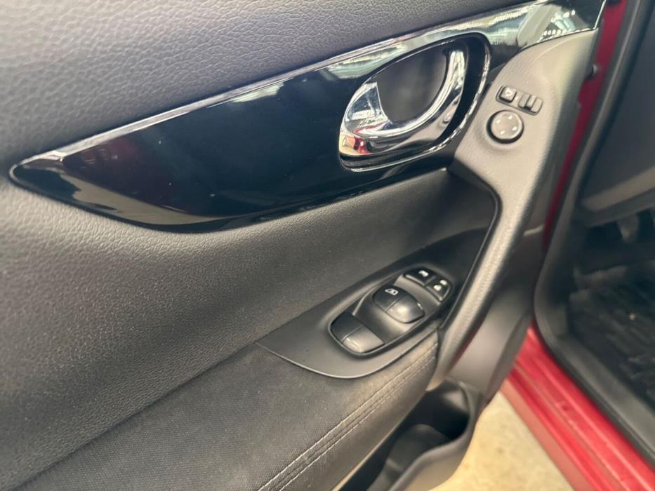 NISSAN Qashqai 2015