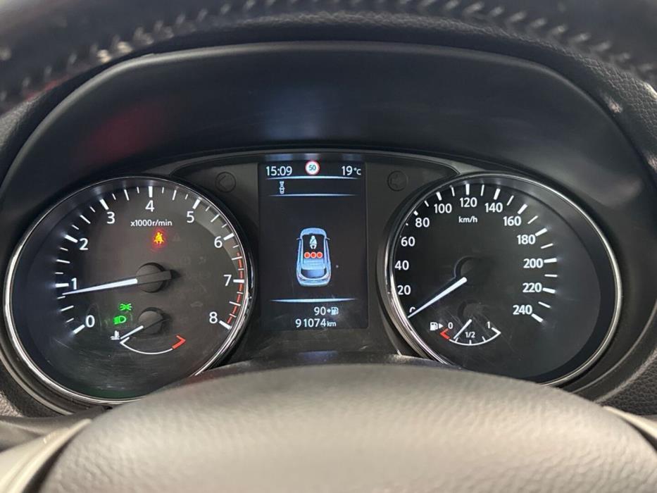 NISSAN Qashqai 2015