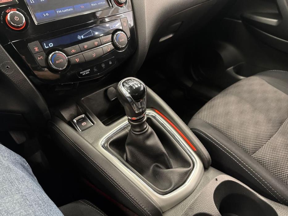 NISSAN Qashqai 2015