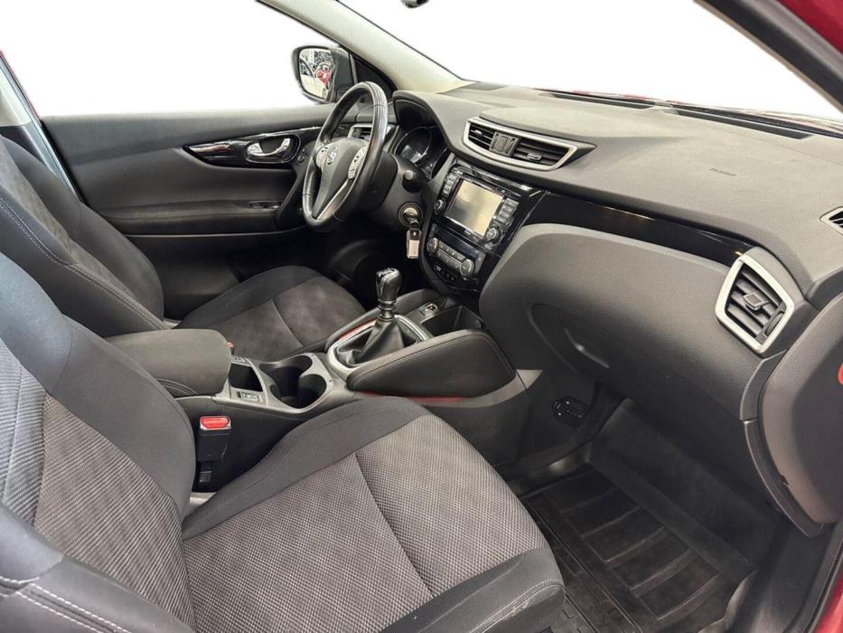 NISSAN Qashqai 2015