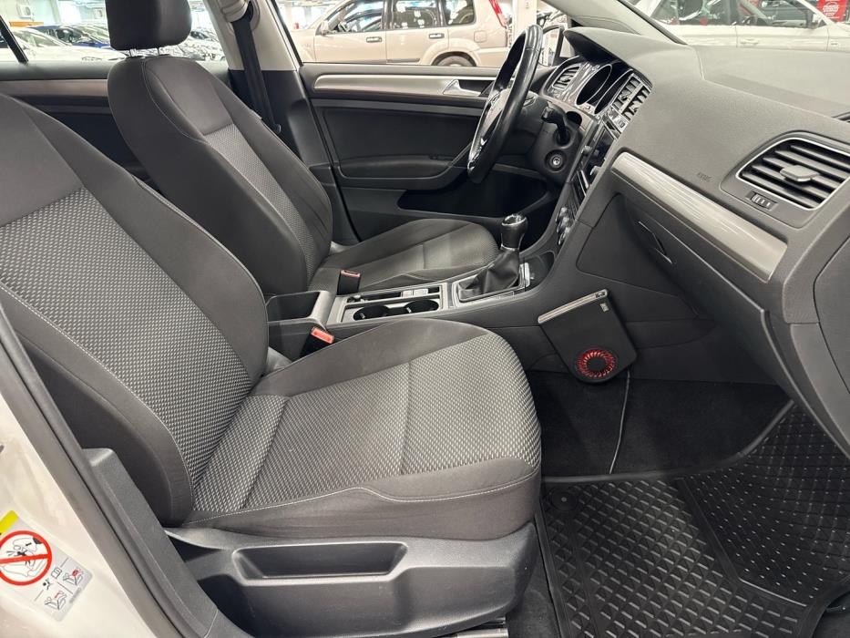 VOLKSWAGEN Golf 2018