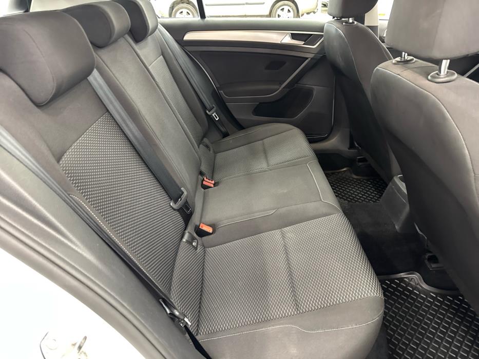 VOLKSWAGEN Golf 2018