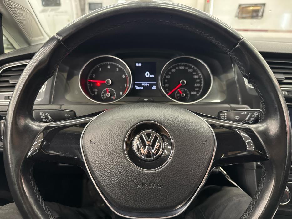 VOLKSWAGEN Golf 2018