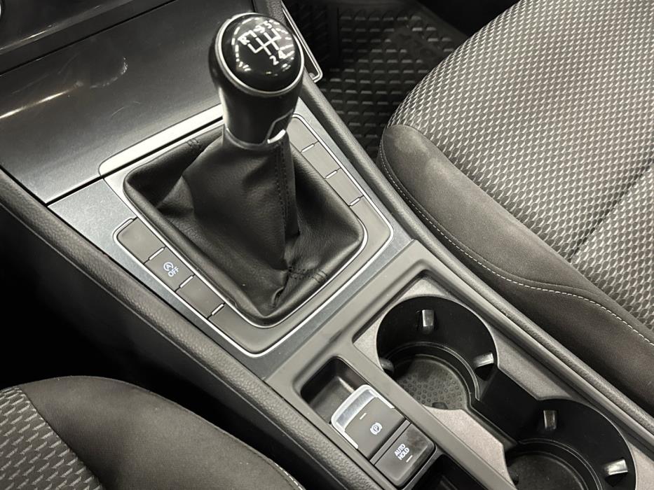 VOLKSWAGEN Golf 2018
