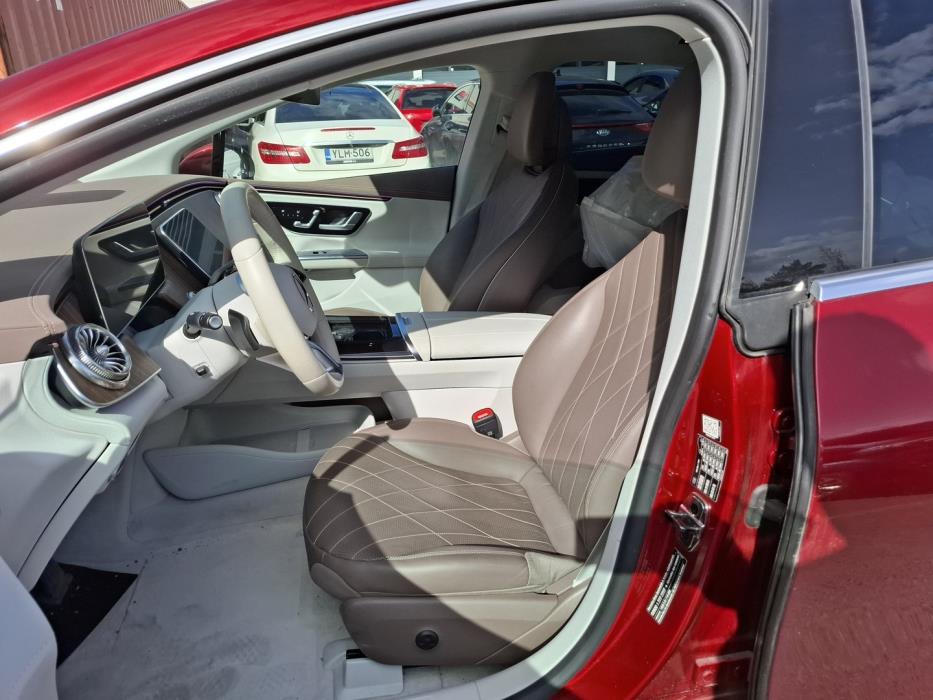 MERCEDES-BENZ EQE 2023