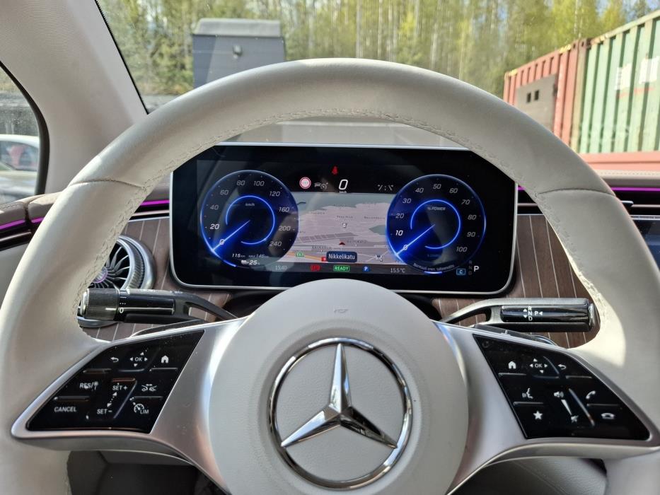 MERCEDES-BENZ EQE 2023
