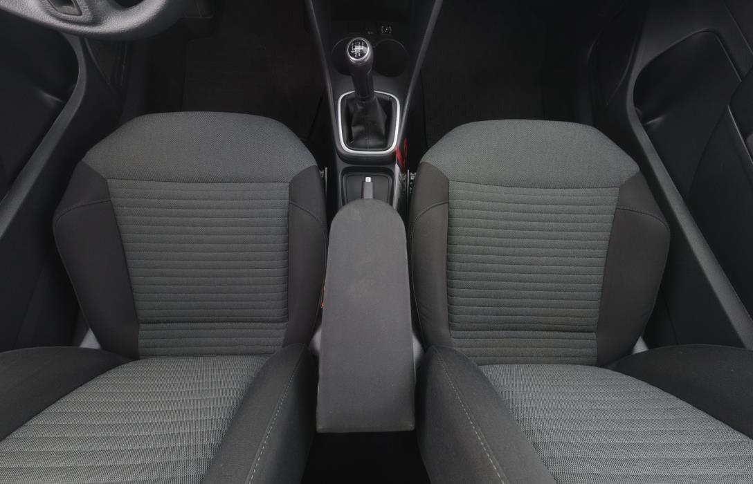 VOLKSWAGEN Polo 2011