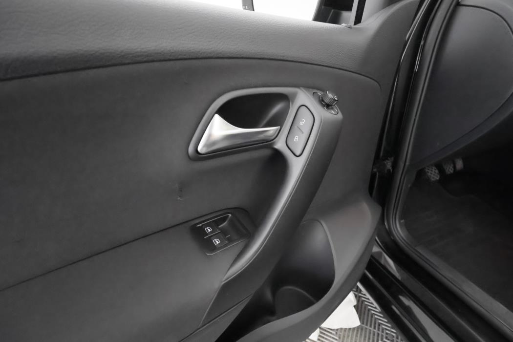 VOLKSWAGEN Polo 2011